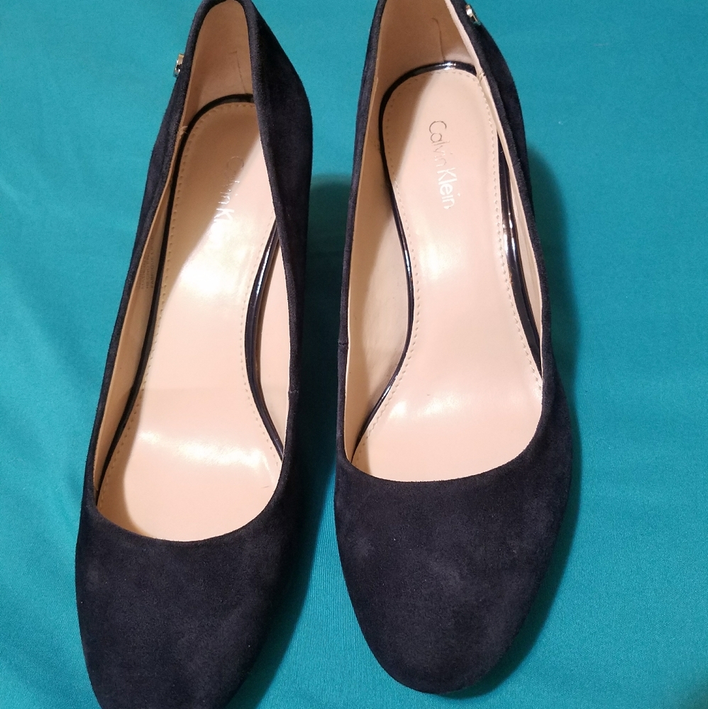 Calvin Klein Kasey pumps in Navy Blue Size 7M